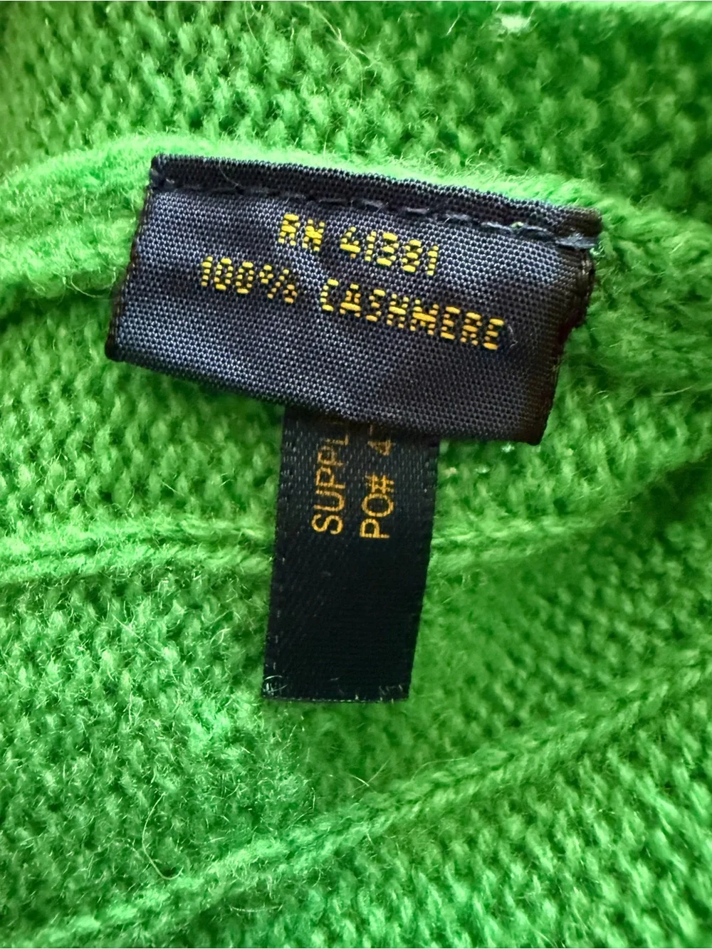 Men's Kelly Green Cable Knit Cashmere Sweater - Classic Crewneck